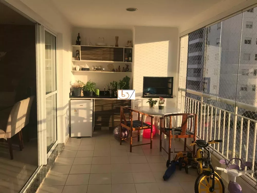 Apartamento à venda com 3 quartos, 132m² - Foto 2