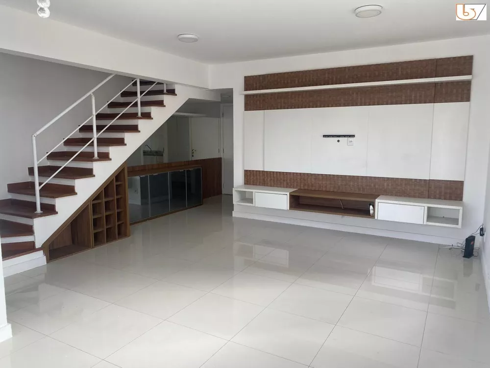 Apartamento para alugar com 2 quartos, 107m² - Foto 1