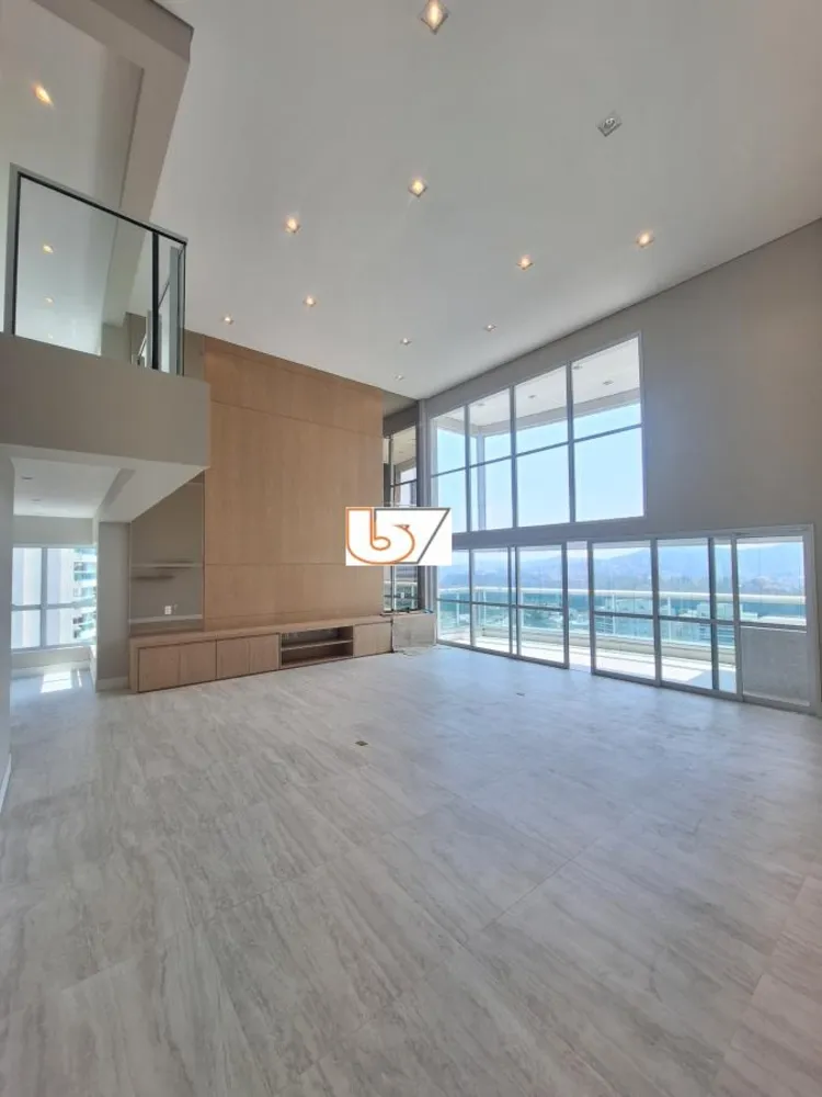 Apartamento, 3 quartos, 338 m² - Foto 1