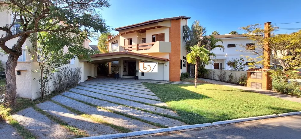 Casa de Condomínio para alugar com 4 quartos, 385m² - Foto 1