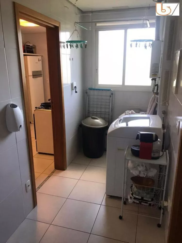 Apartamento à venda com 3 quartos, 123m² - Foto 1