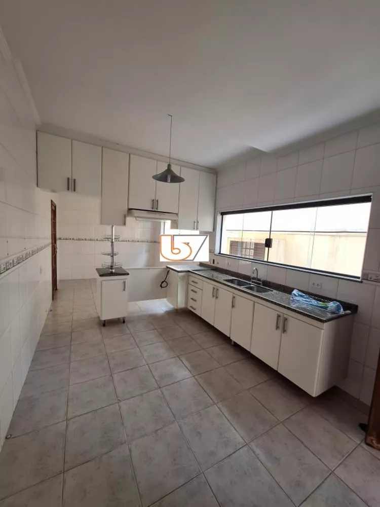 Casa de Condomínio para alugar com 4 quartos, 472m² - Foto 5