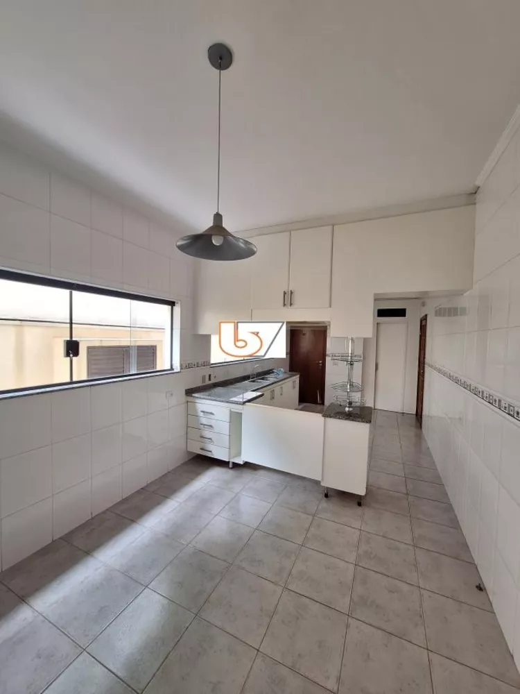 Casa de Condomínio para alugar com 4 quartos, 472m² - Foto 4