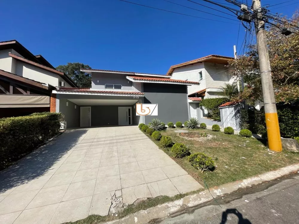 Casa de Condomínio para alugar com 4 quartos, 380m² - Foto 1