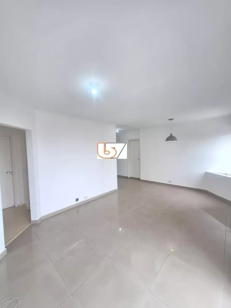 Apartamento para alugar com 3 quartos, 109m² - Foto 4