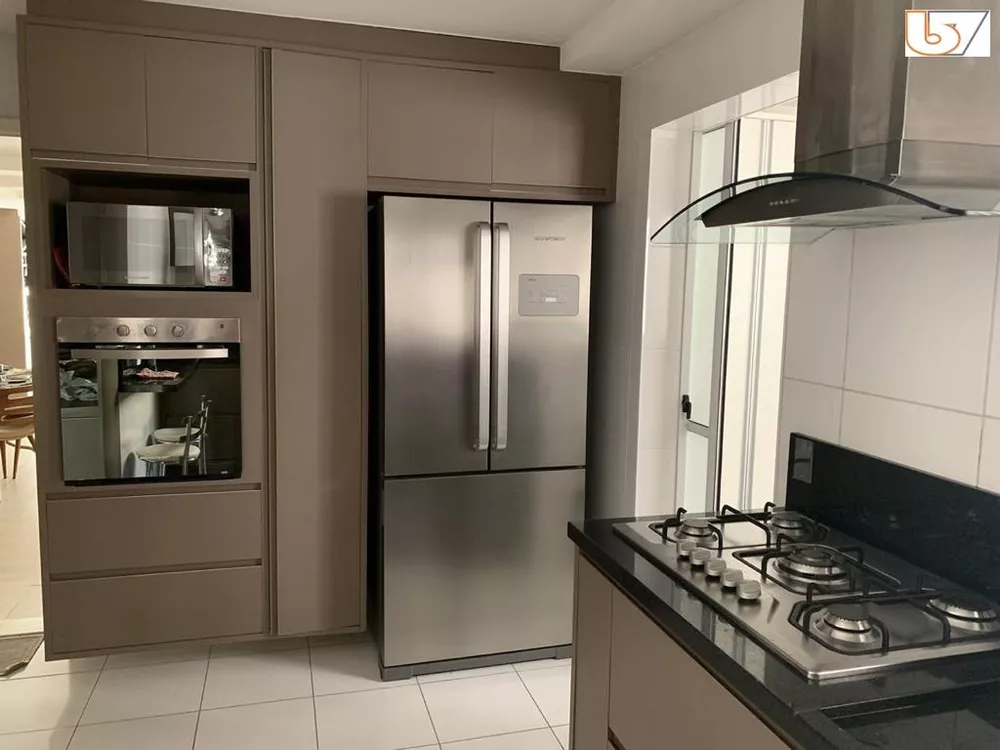 Apartamento à venda com 3 quartos, 235m² - Foto 3