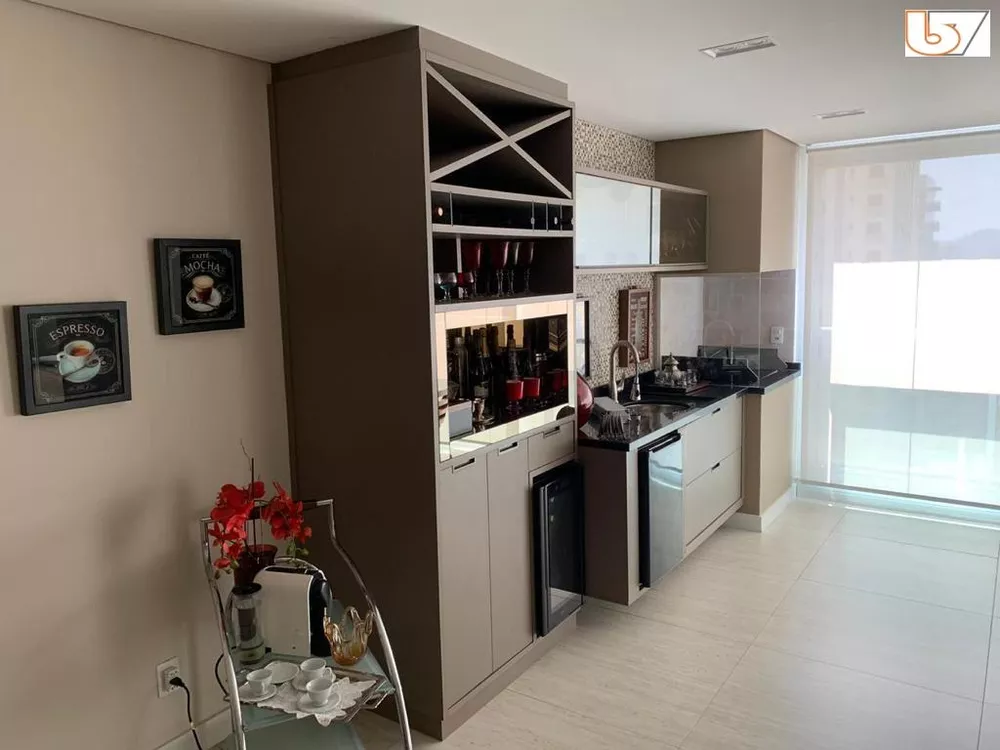 Apartamento à venda com 3 quartos, 235m² - Foto 5