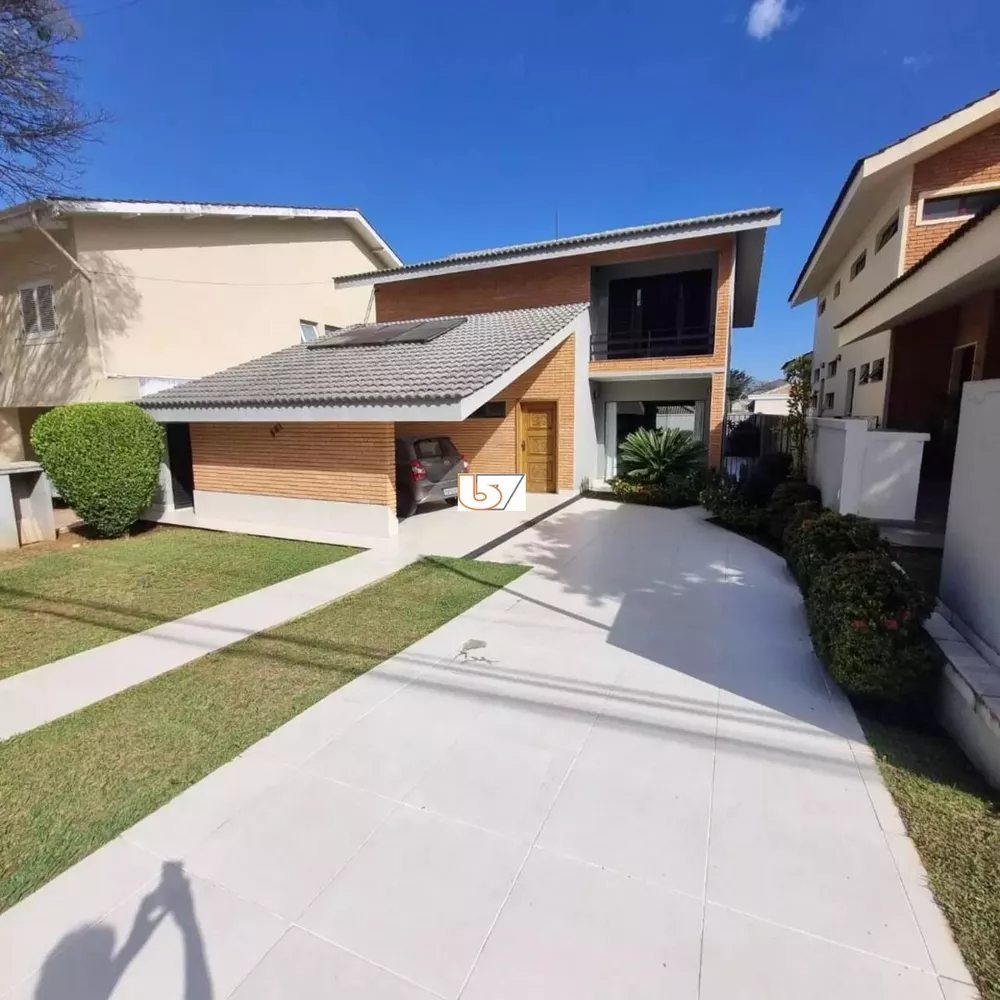 Casa de Condomínio à venda com 3 quartos, 300m² - Foto 1