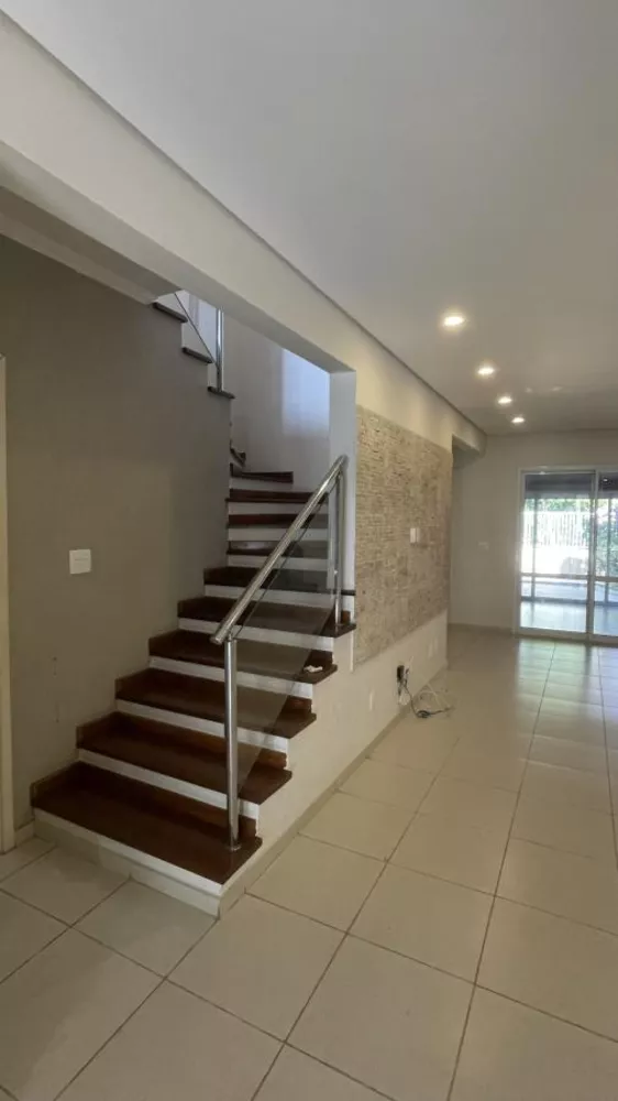 Casa de Condomínio para alugar com 3 quartos, 190m² - Foto 3