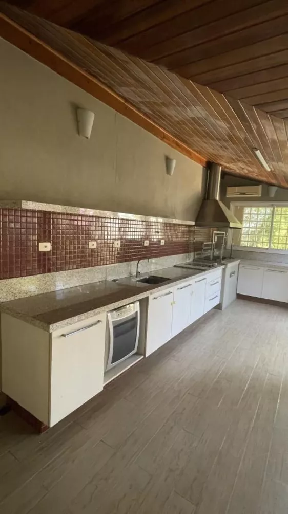 Casa de Condomínio para alugar com 3 quartos, 190m² - Foto 1