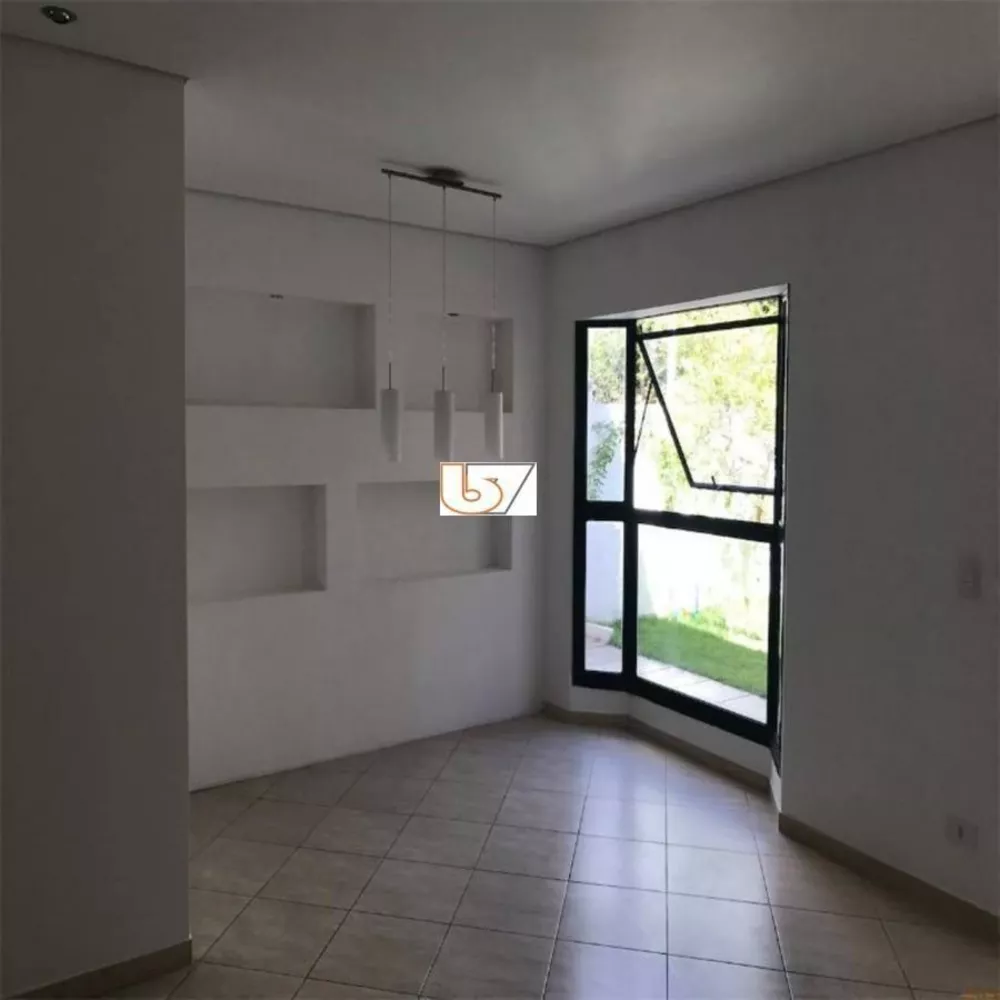 Casa de Condomínio à venda com 3 quartos, 200m² - Foto 2