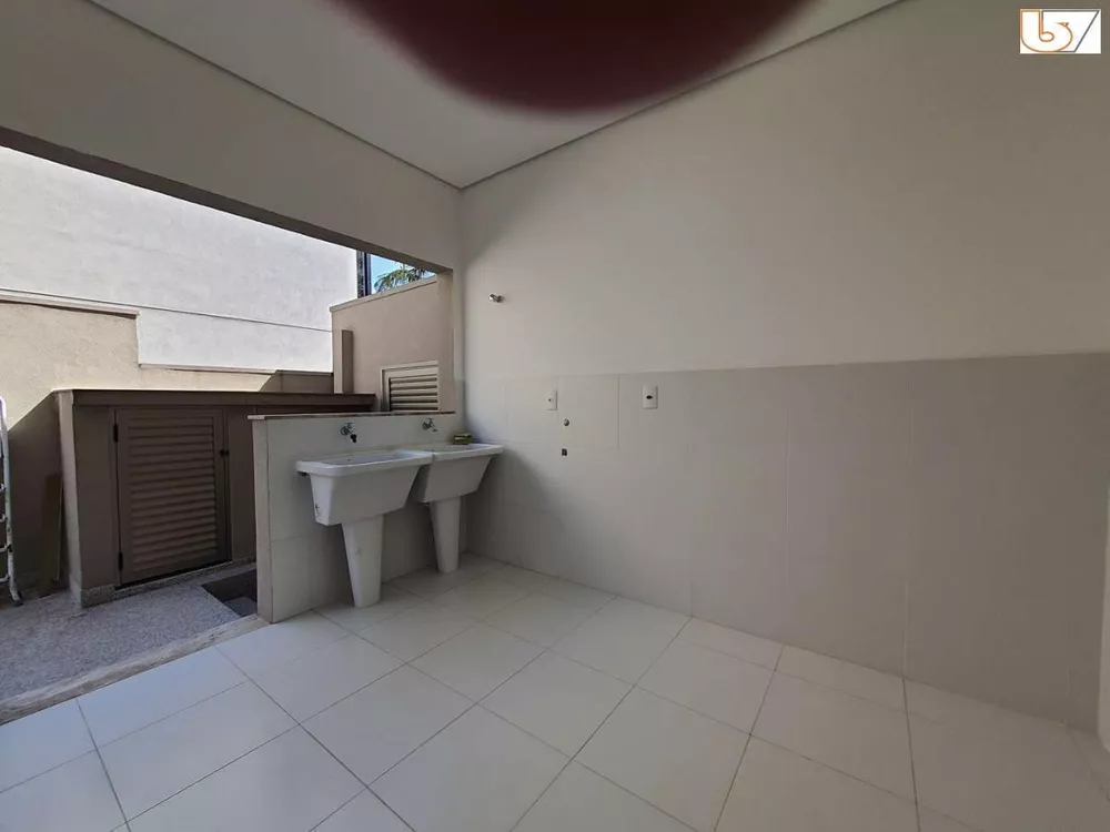 Casa de Condomínio à venda com 4 quartos, 520m² - Foto 2