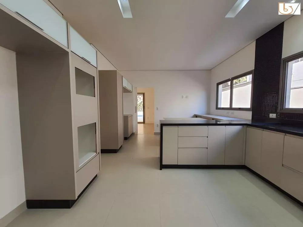 Casa de Condomínio à venda com 4 quartos, 520m² - Foto 1