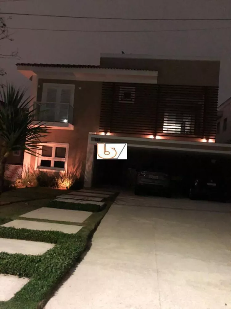 Casa de Condomínio à venda com 4 quartos, 560m² - Foto 2