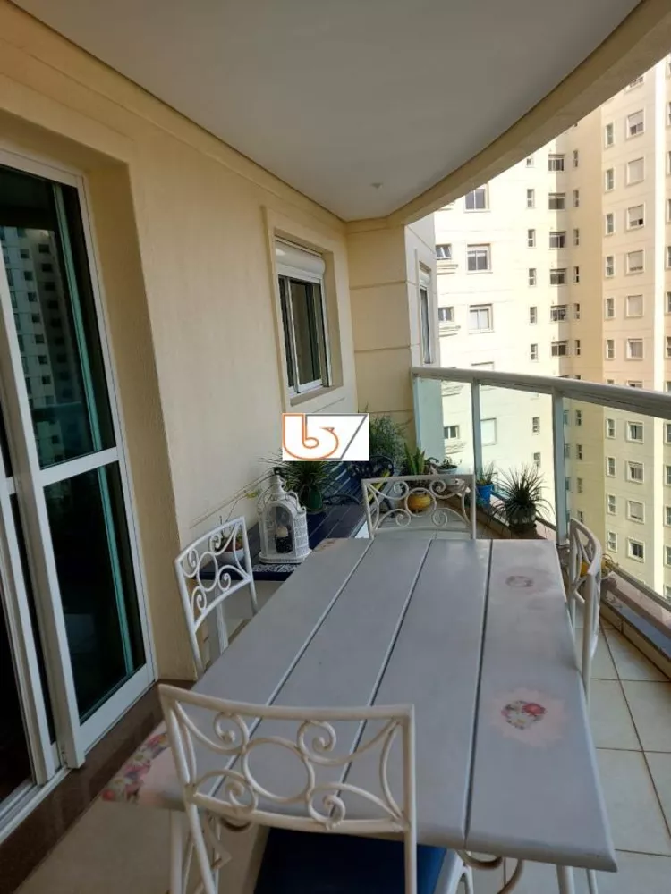 Apartamento para alugar com 3 quartos, 133m² - Foto 2