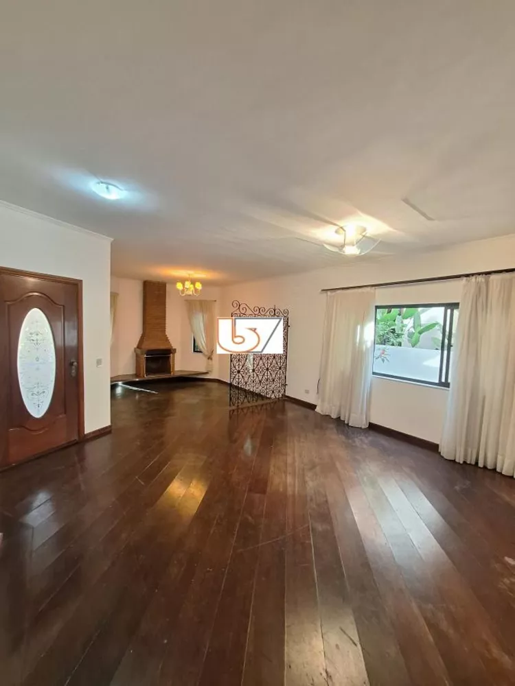 Casa de Condomínio para alugar com 3 quartos, 360m² - Foto 2