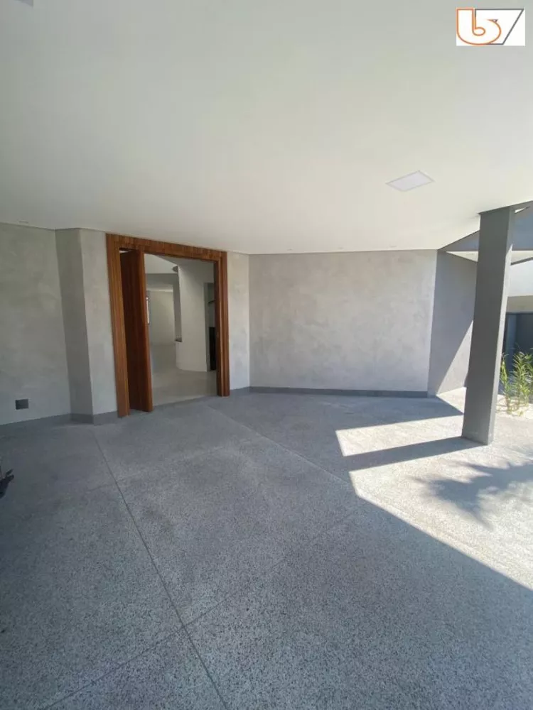 Casa de Condomínio à venda com 4 quartos, 379m² - Foto 2