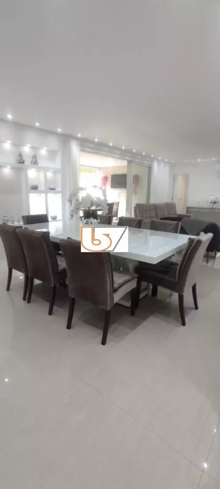 Apartamento para alugar com 2 quartos, 116m² - Foto 12