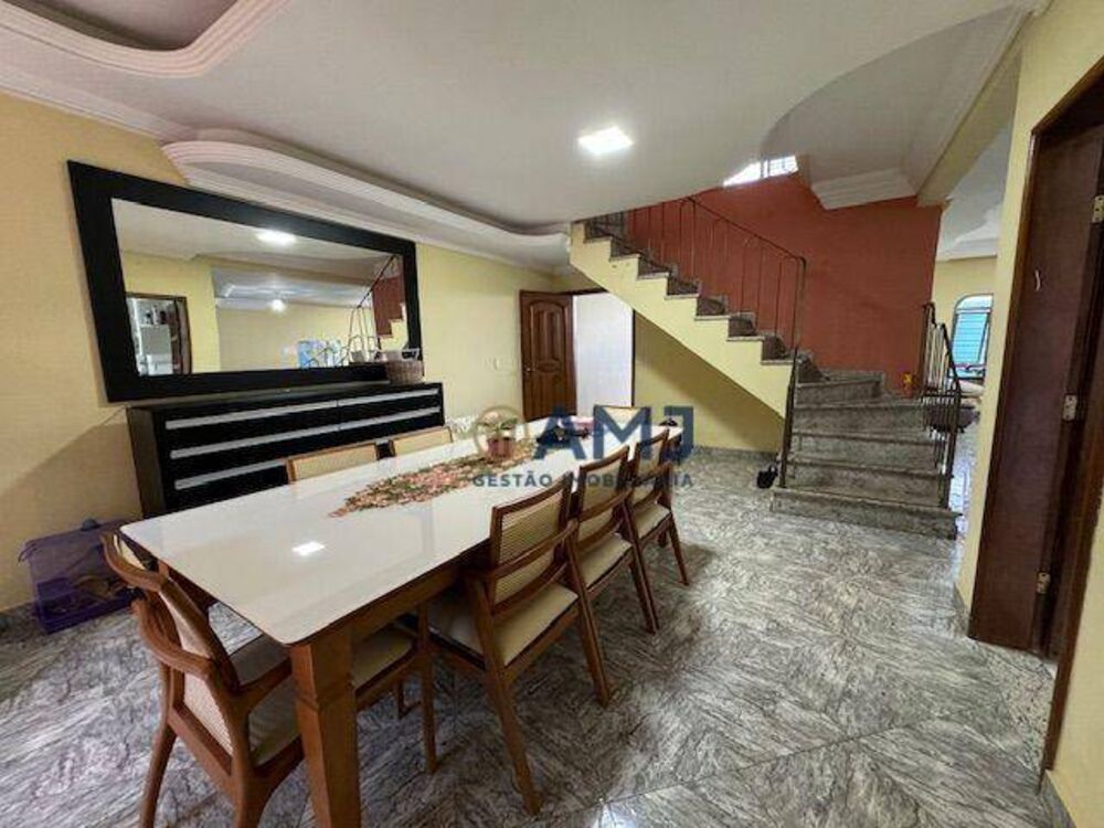 Sobrado à venda com 3 quartos, 245m² - Foto 2