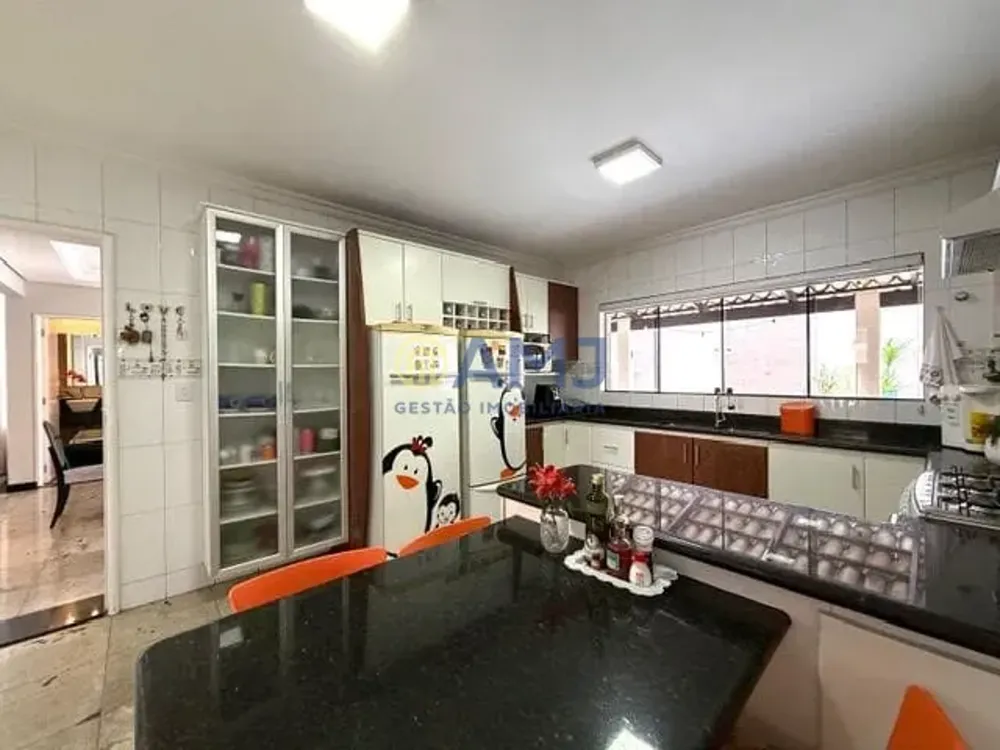 Sobrado, 4 quartos, 330 m² - Foto 2