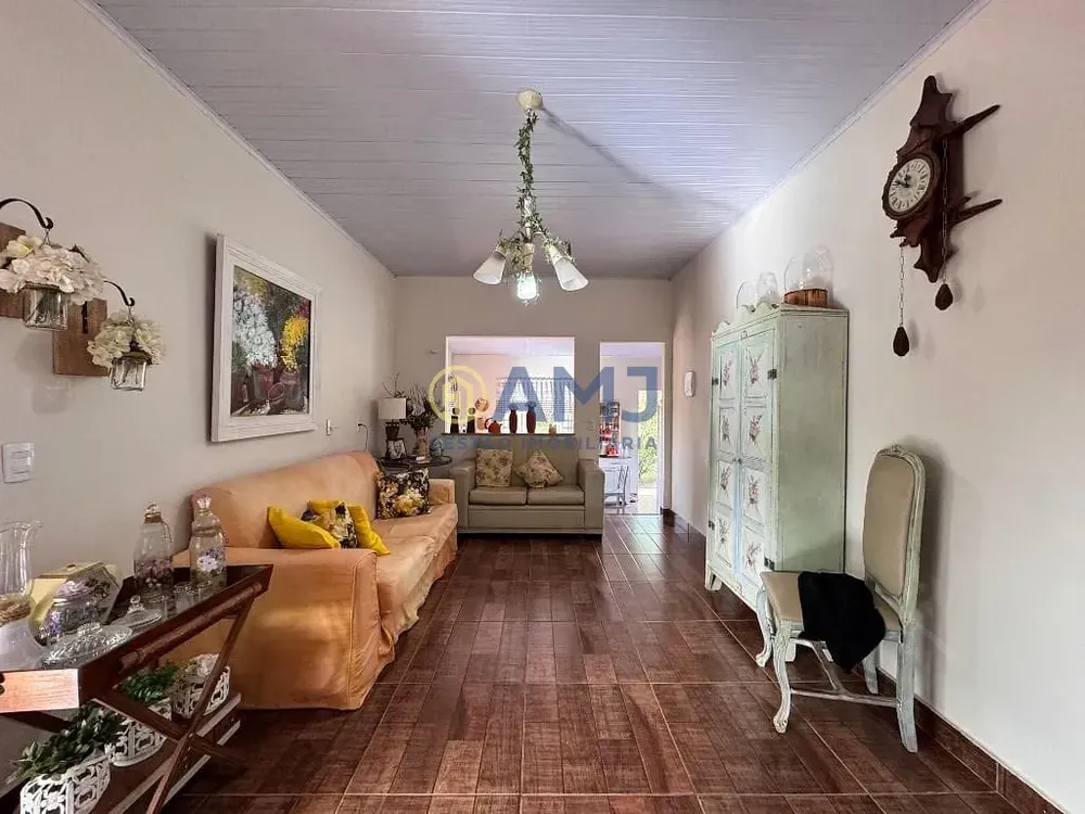 Chácara, 2 quartos, 2228 m² - Foto 2