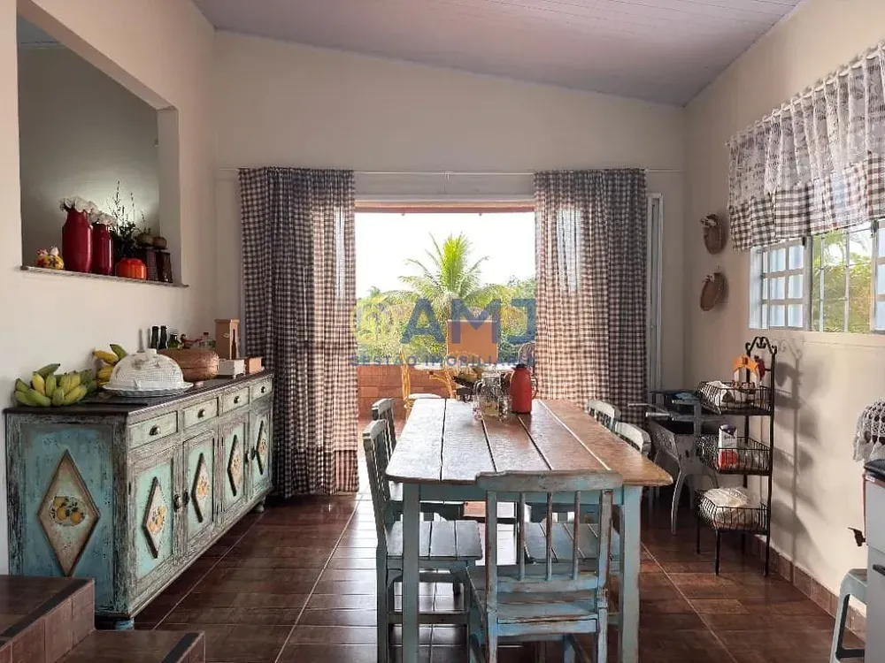 Chácara, 2 quartos, 2228 m² - Foto 1