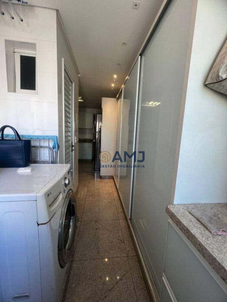 Apartamento à venda com 3 quartos, 140m² - Foto 2