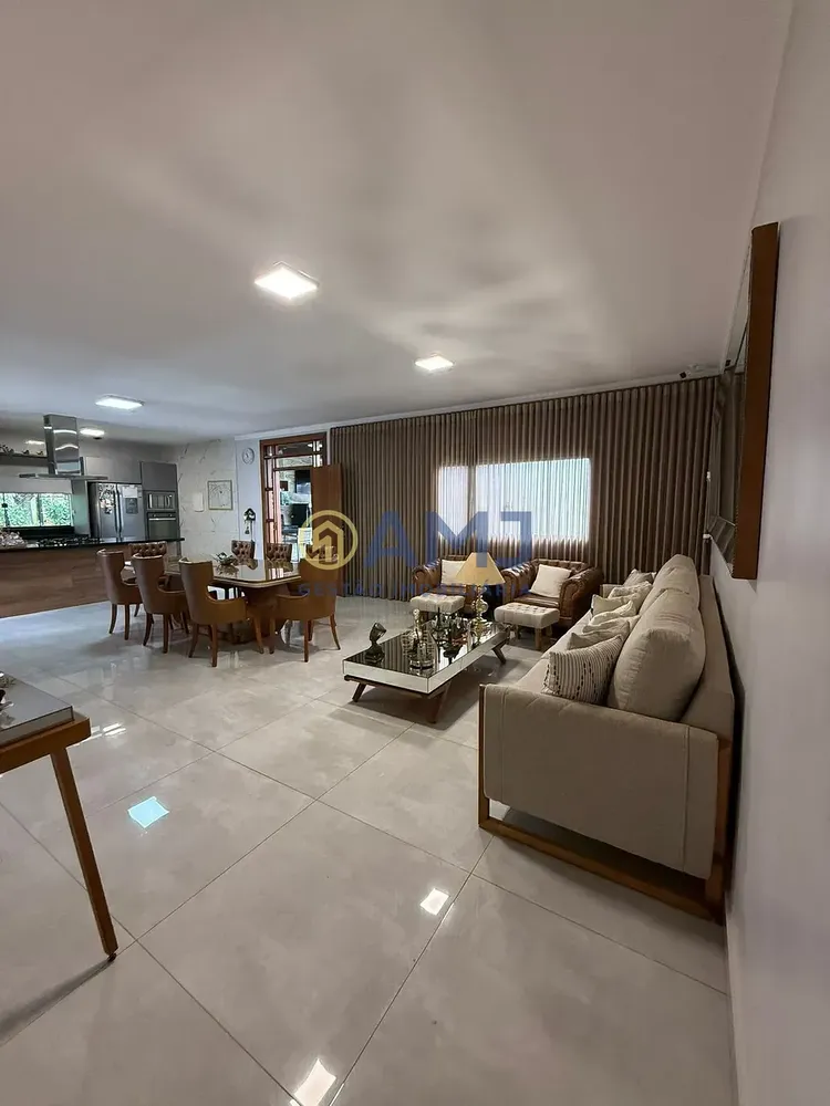 Chácara, 3 quartos, 2240 m² - Foto 2