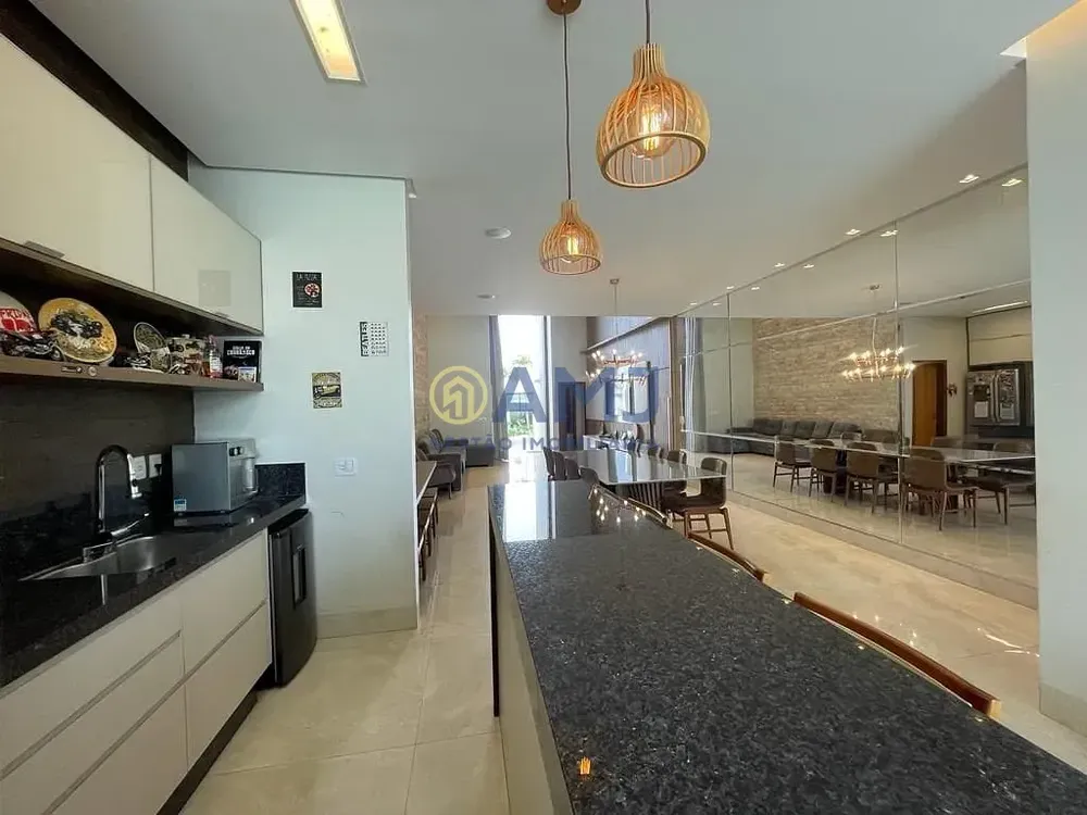 Casa, 4 quartos, 240 m² - Foto 2