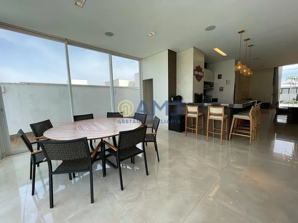Casa, 4 quartos, 240 m² - Foto 1