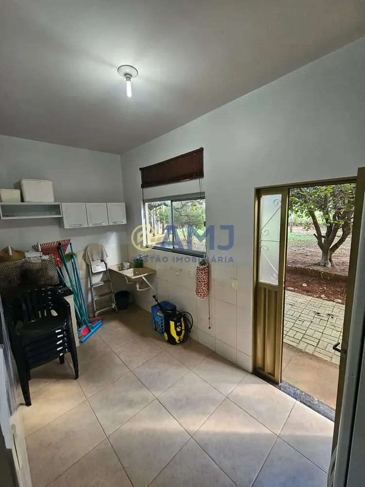 Chácara, 3 quartos, 2160 m² - Foto 1