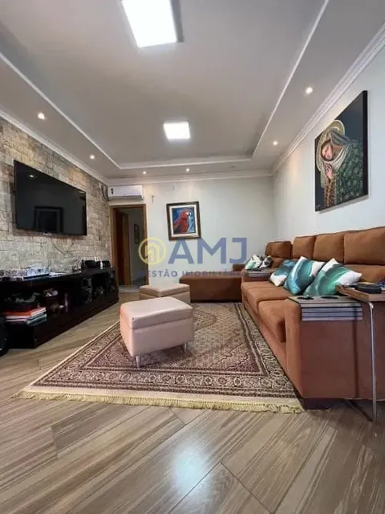 Chácara, 6 quartos, 2136 m² - Foto 1