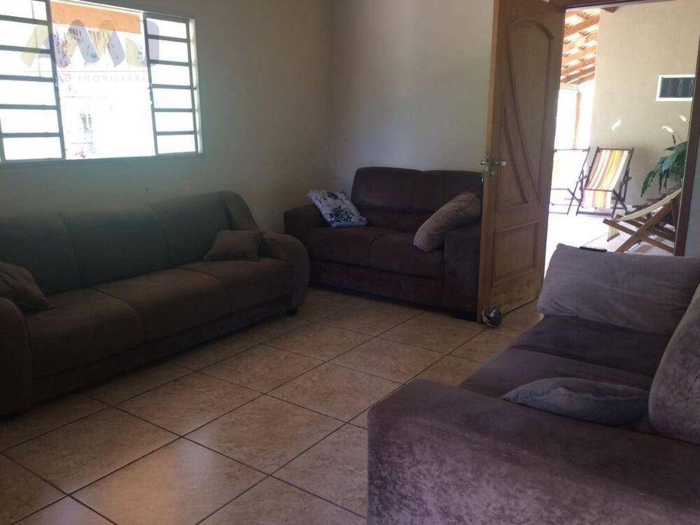 Chácara à venda com 4 quartos, 600m² - Foto 2