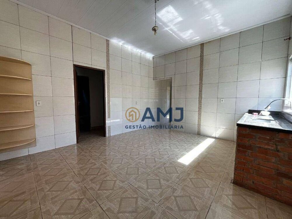 Casa à venda com 3 quartos, 126m² - Foto 4