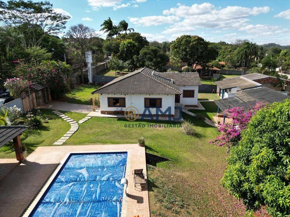 Chácara, 6 quartos, 2136 m² - Foto 1