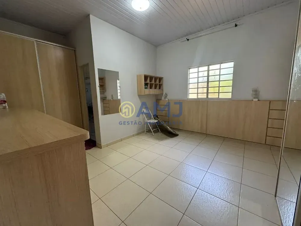 Chácara, 4 quartos, 2029 m² - Foto 1