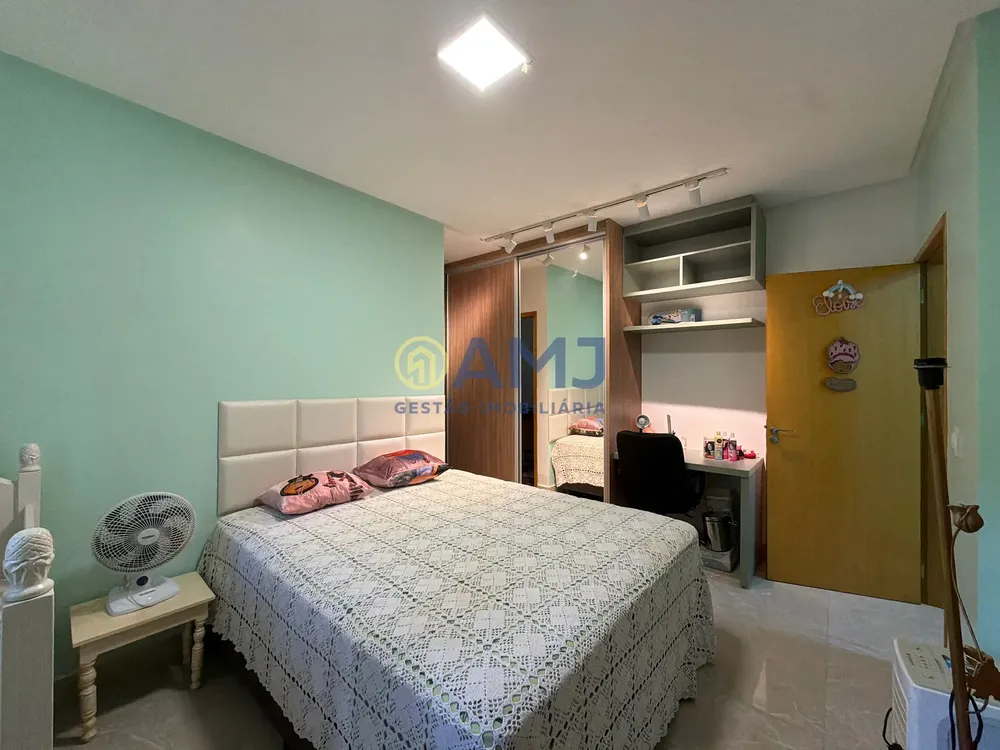 Chácara, 4 quartos, 2264 m² - Foto 1