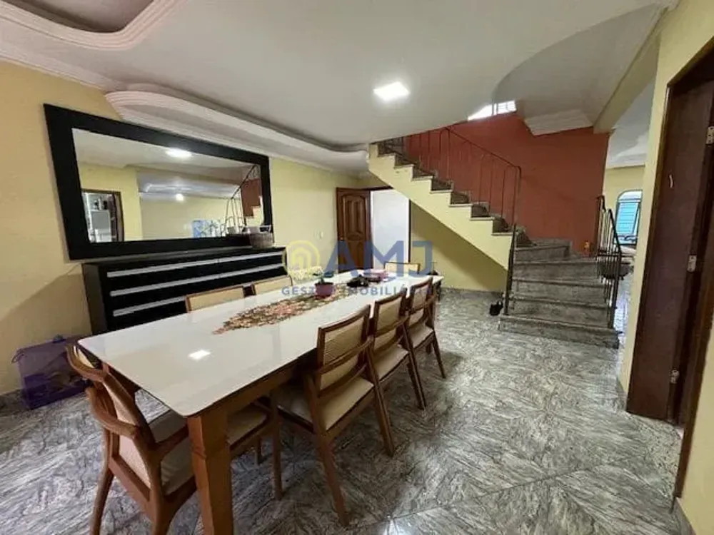 Sobrado, 3 quartos, 245 m² - Foto 2