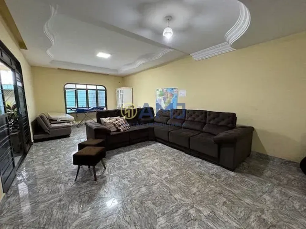 Sobrado, 3 quartos, 245 m² - Foto 1