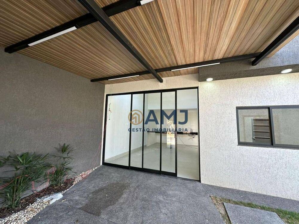 Casa à venda com 3 quartos, 116m² - Foto 1