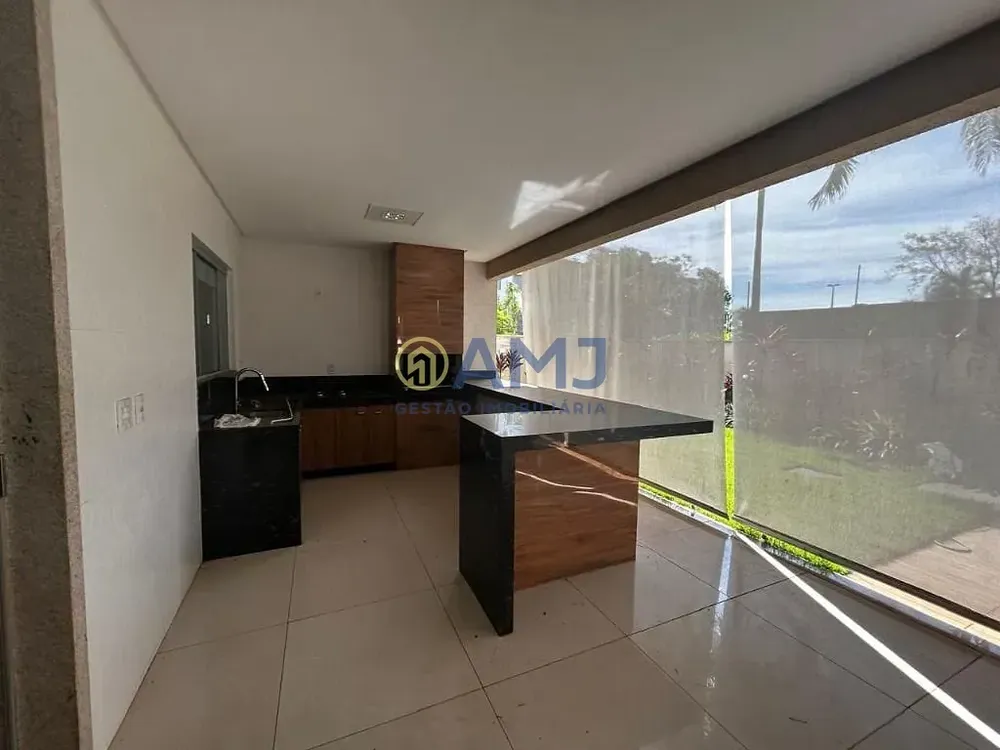 Sobrado, 3 quartos, 307 m² - Foto 1