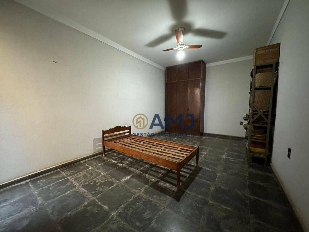 Casa, 3 quartos, 210 m² - Foto 1