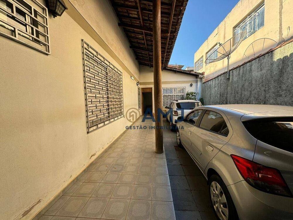 Casa, 3 quartos, 210 m² - Foto 2