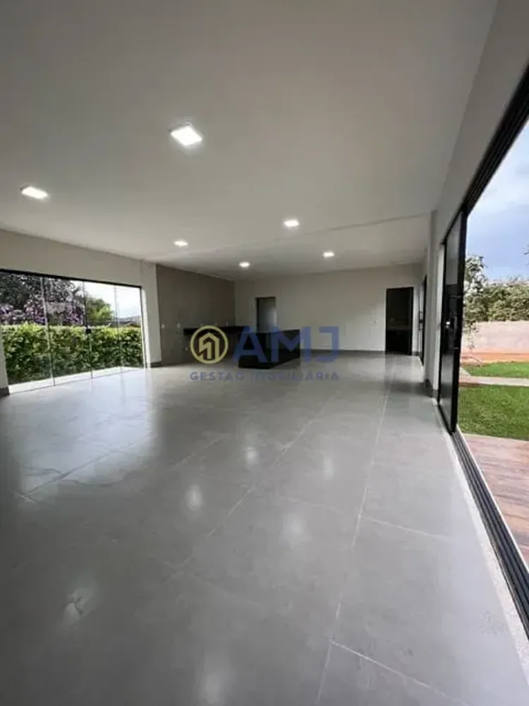 Chácara, 3 quartos, 1730 m² - Foto 1