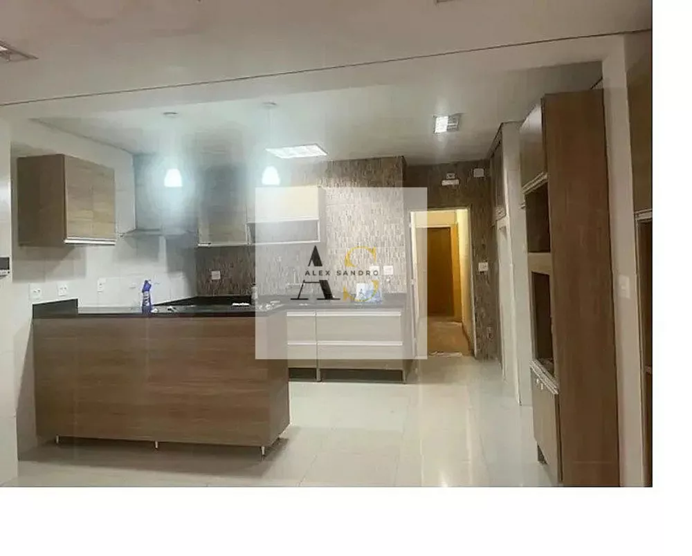 Casa, 4 quartos, 220 m² - Foto 1