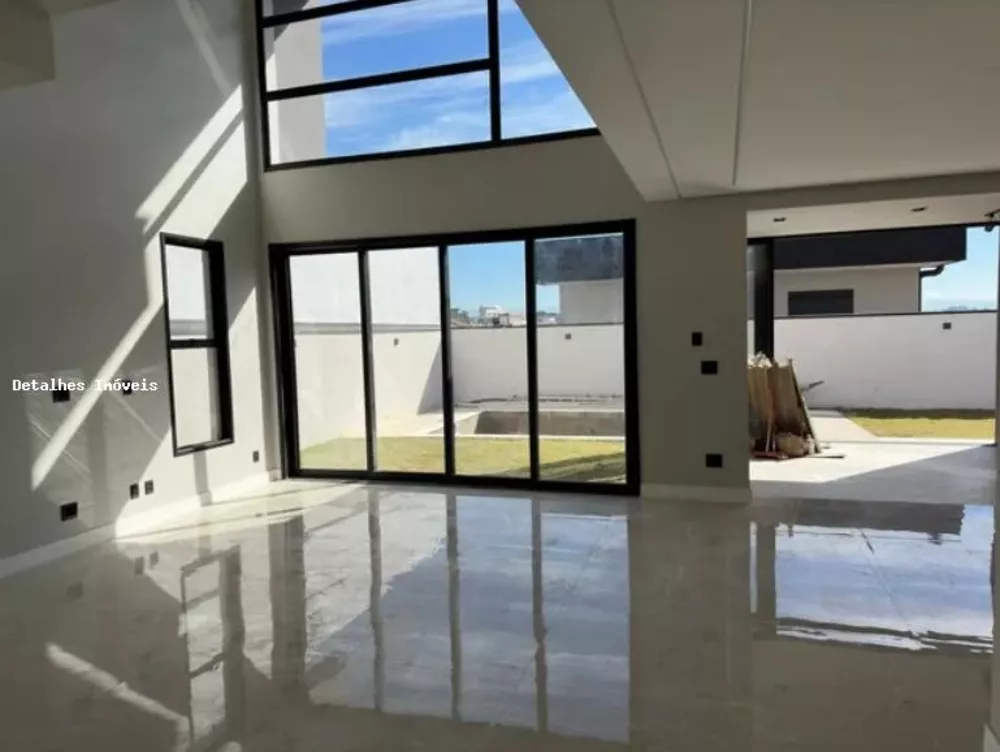 Casa de Condomínio à venda com 4 quartos, 283m² - Foto 2