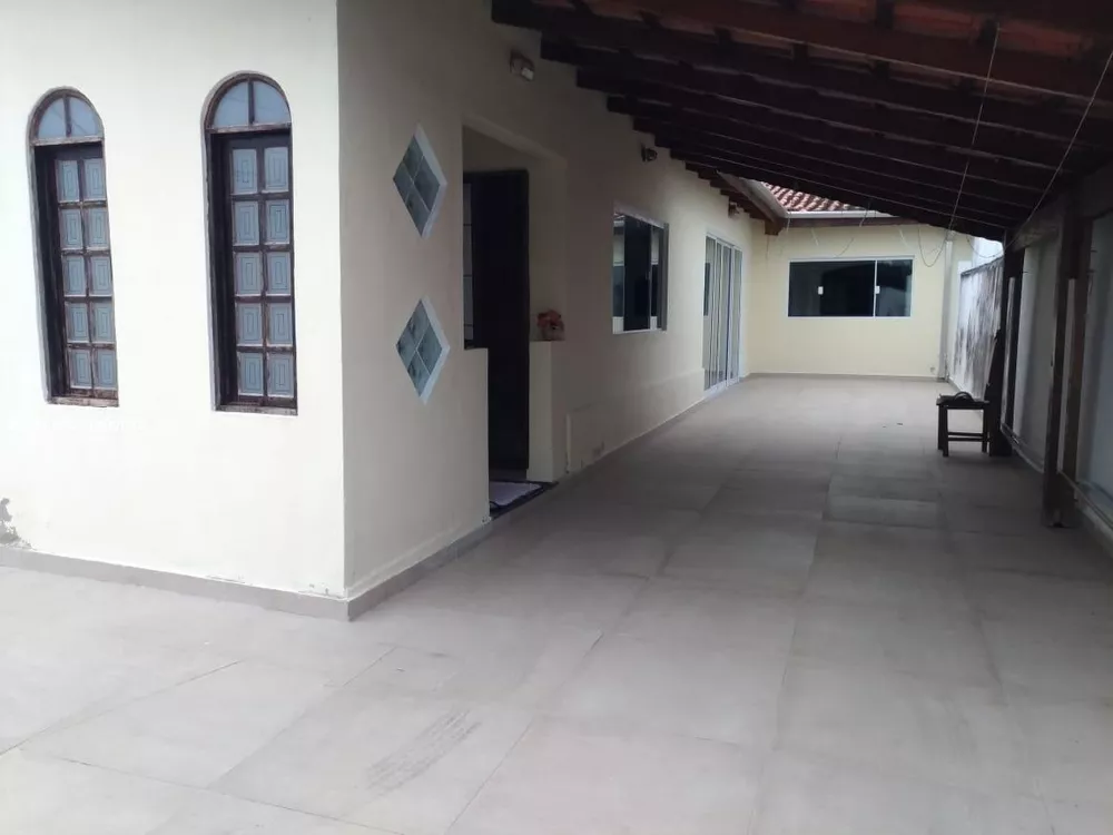 Casa, 3 quartos, 211 m² - Foto 1