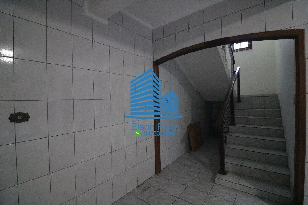 Casa à venda com 3 quartos, 300m² - Foto 3