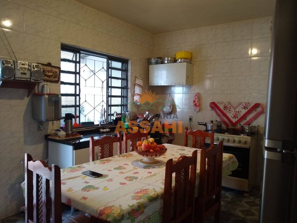 Casa à venda com 2 quartos, 125m² - Foto 1