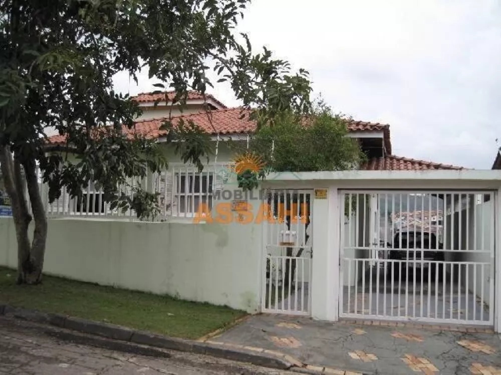 Casa à venda com 3 quartos, 280m² - Foto 1